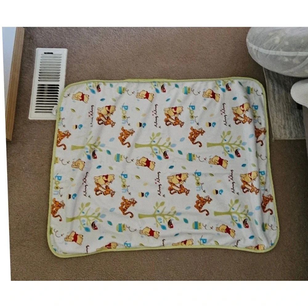 Disney Winnie the Pooh Tigger Baby Blanket White Green Fleece Sherpa 28x34